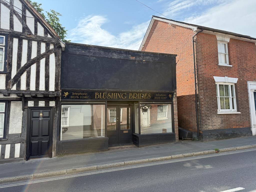 Lot: 28 - VACANT COMMERCIAL PREMISES - RETAIL OR STUDIO UNIT - Front elevation of the former bridal shop on Bridge Street